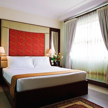 Hotel Luxury World พนมเปญ ภายนอก รูปภาพ