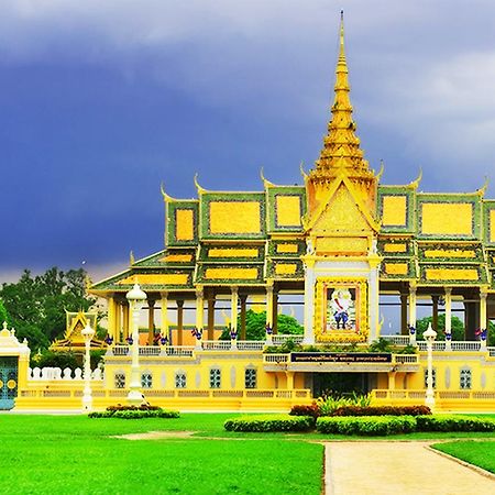 Hotel Luxury World พนมเปญ ภายนอก รูปภาพ