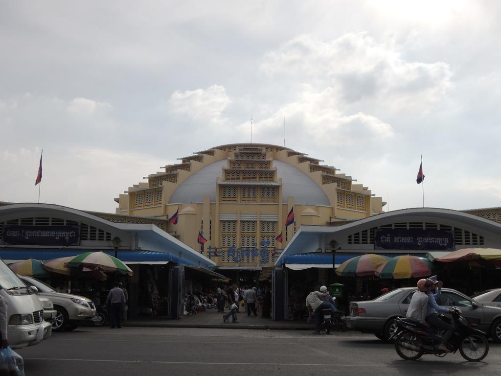 Hotel Luxury World พนมเปญ ภายนอก รูปภาพ