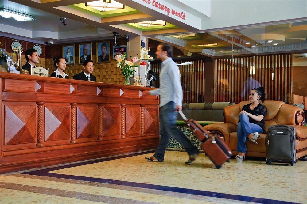 Hotel Luxury World พนมเปญ ภายนอก รูปภาพ