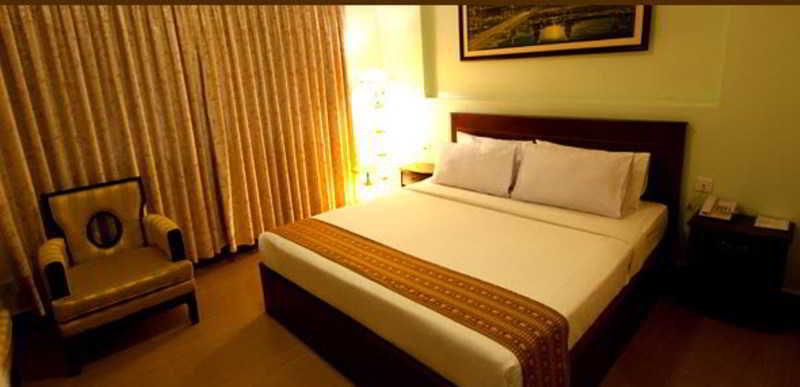 Hotel Luxury World พนมเปญ ภายนอก รูปภาพ