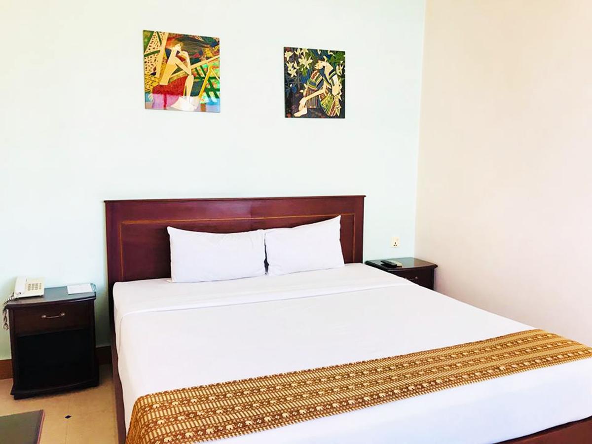 Hotel Luxury World พนมเปญ ภายนอก รูปภาพ