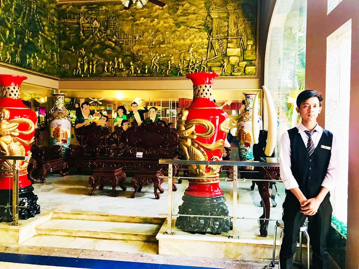 Hotel Luxury World พนมเปญ ภายนอก รูปภาพ