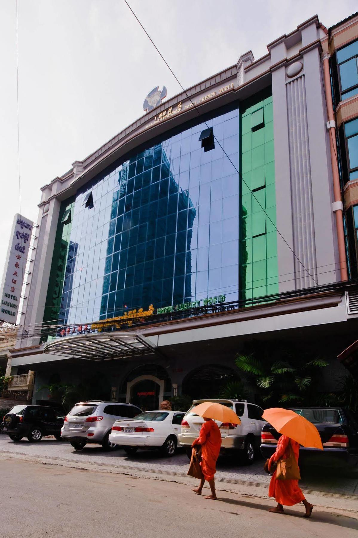Hotel Luxury World พนมเปญ ภายนอก รูปภาพ
