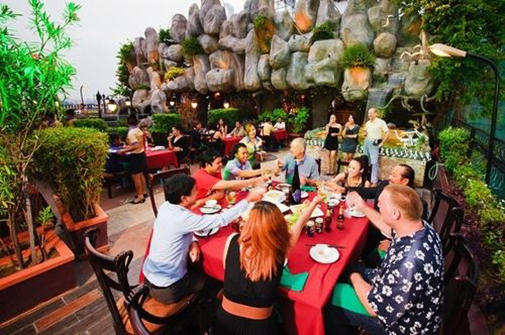 Hotel Luxury World พนมเปญ ภายนอก รูปภาพ