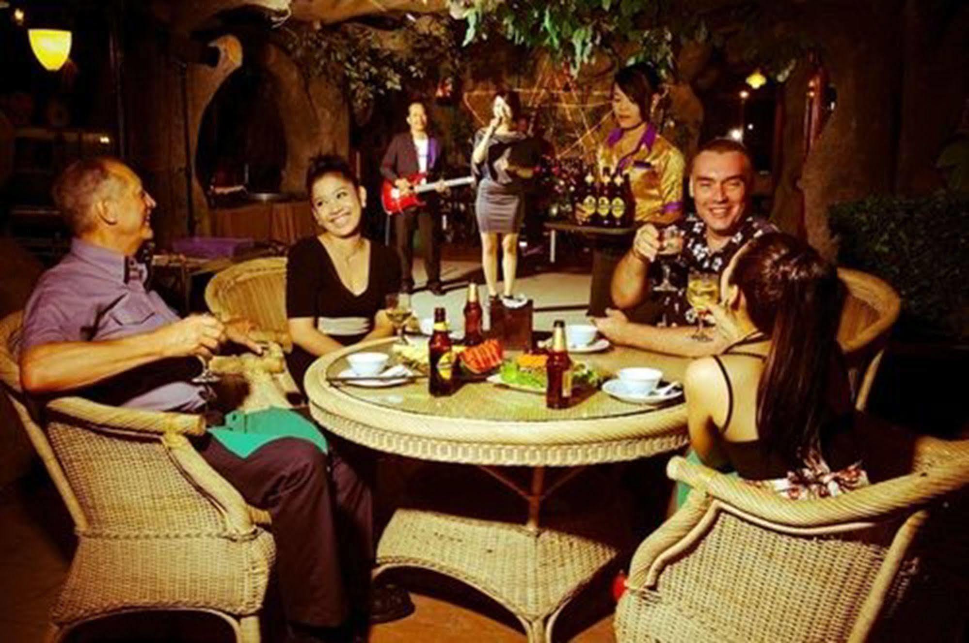 Hotel Luxury World พนมเปญ ภายนอก รูปภาพ