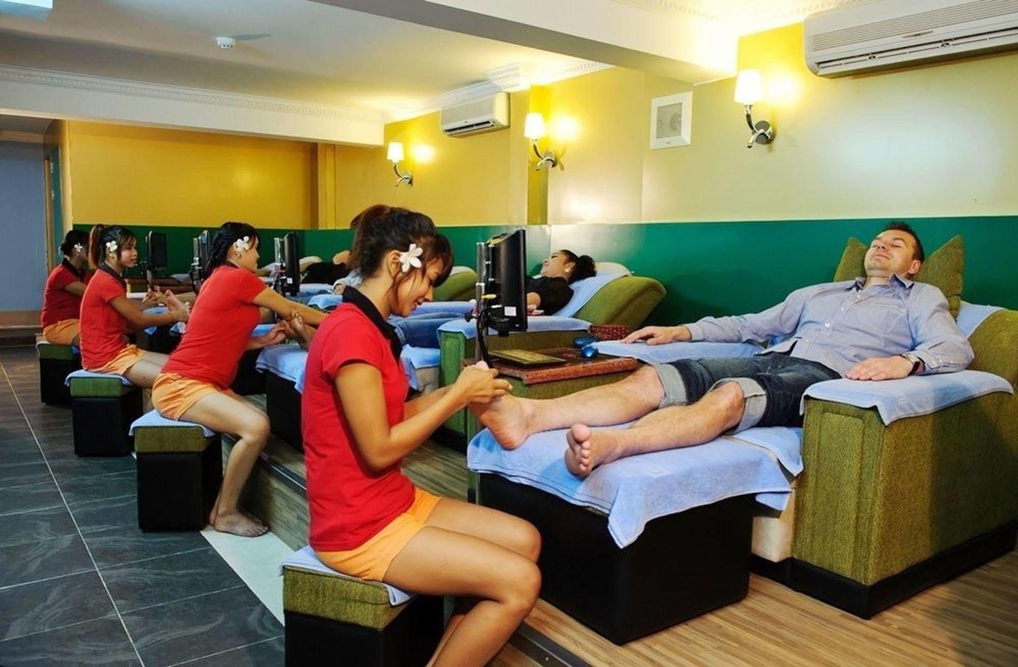 Hotel Luxury World พนมเปญ ภายนอก รูปภาพ